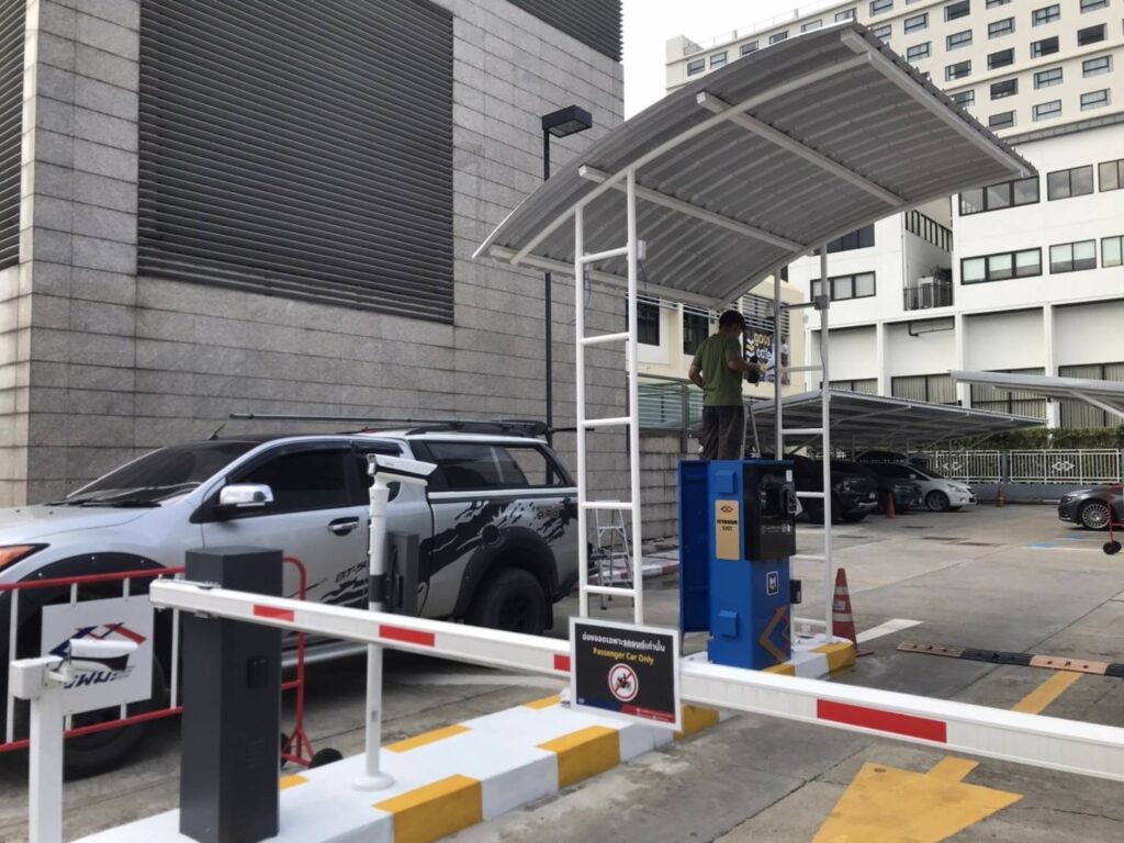 ทีมงาน เข้า ติดตั้งกล้องวงจรปิด hikvision ที่ MRT กำแพงเพชร